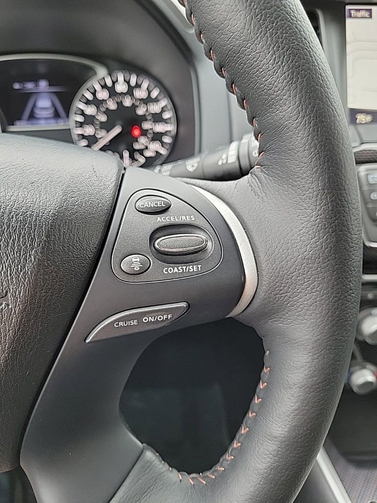 Used 2020 Nissan Pathfinder SL image 44