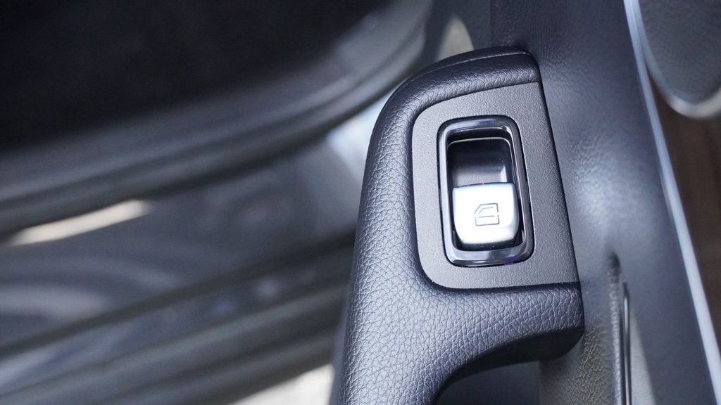 Used 2021 Mercedes-Benz GLC 300 image 21