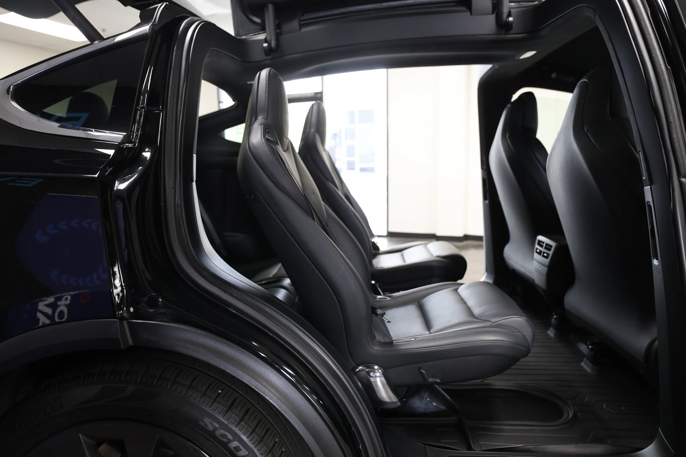 Used 2018 Tesla Model X 100D AWD/4WD image 39