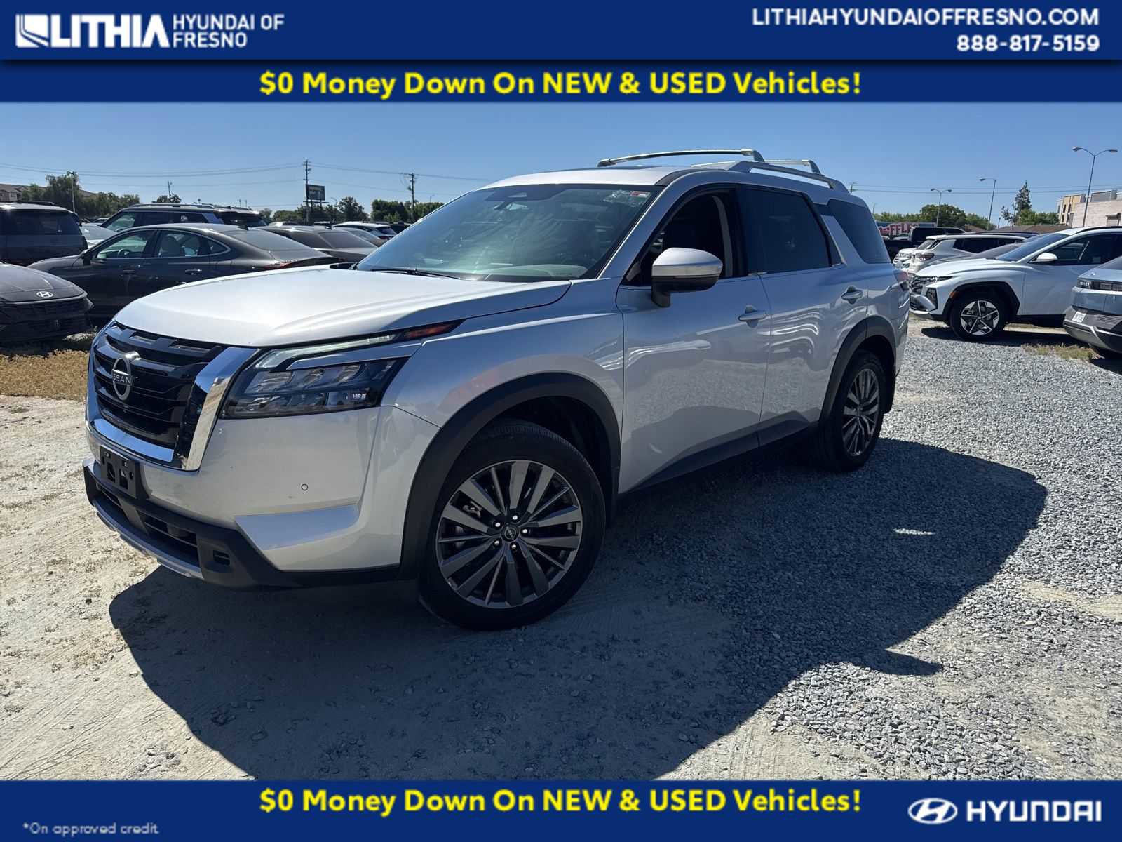 Used 2025 Nissan Pathfinder SL w/ SL Premium Package image 1