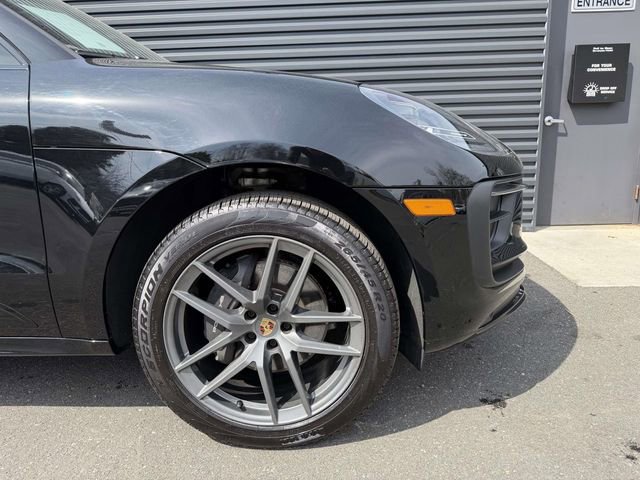 Used 2025 Porsche Macan Turbo image 9