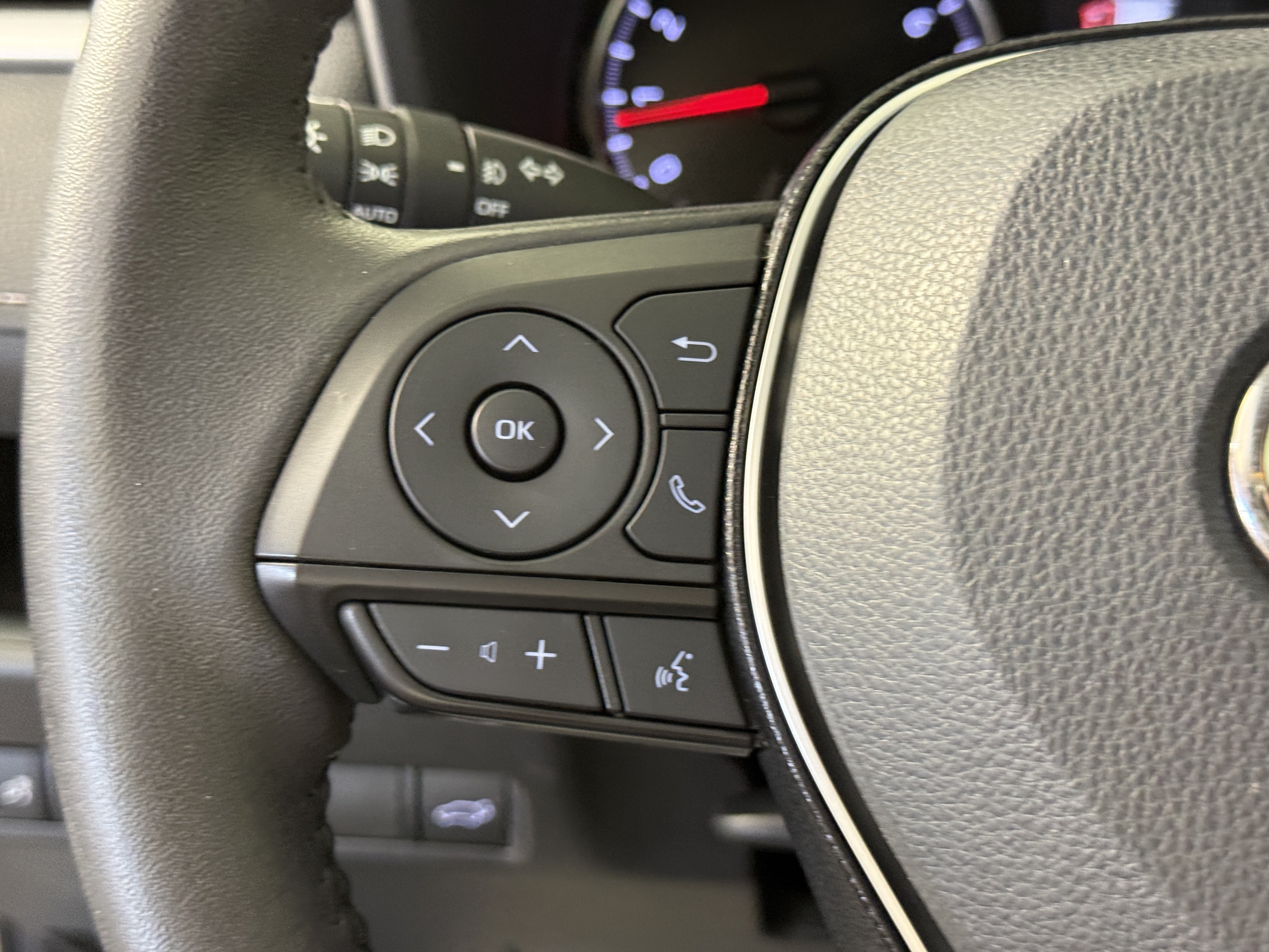 Used 2021 Toyota RAV4 XLE Premium FWD image 23
