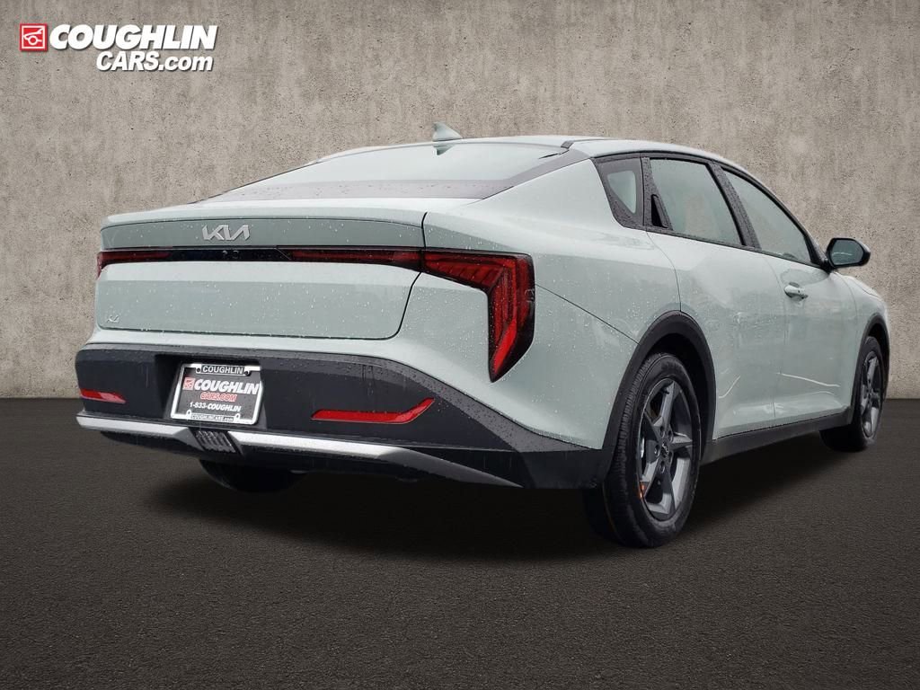 New 2025 Kia K4 LXS image 8