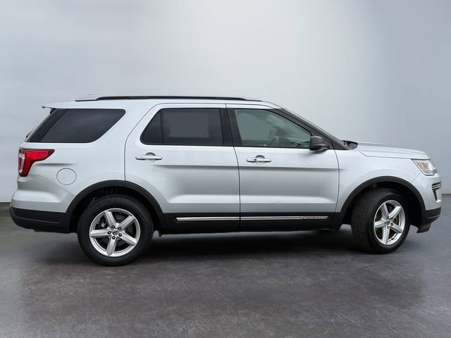 Used 2019 Ford Explorer XLT image 6