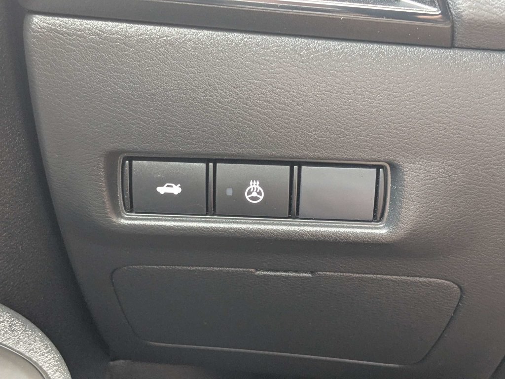 Used 2027 Nissan Sentra SR w/ SR All Weather Package FWD image 30