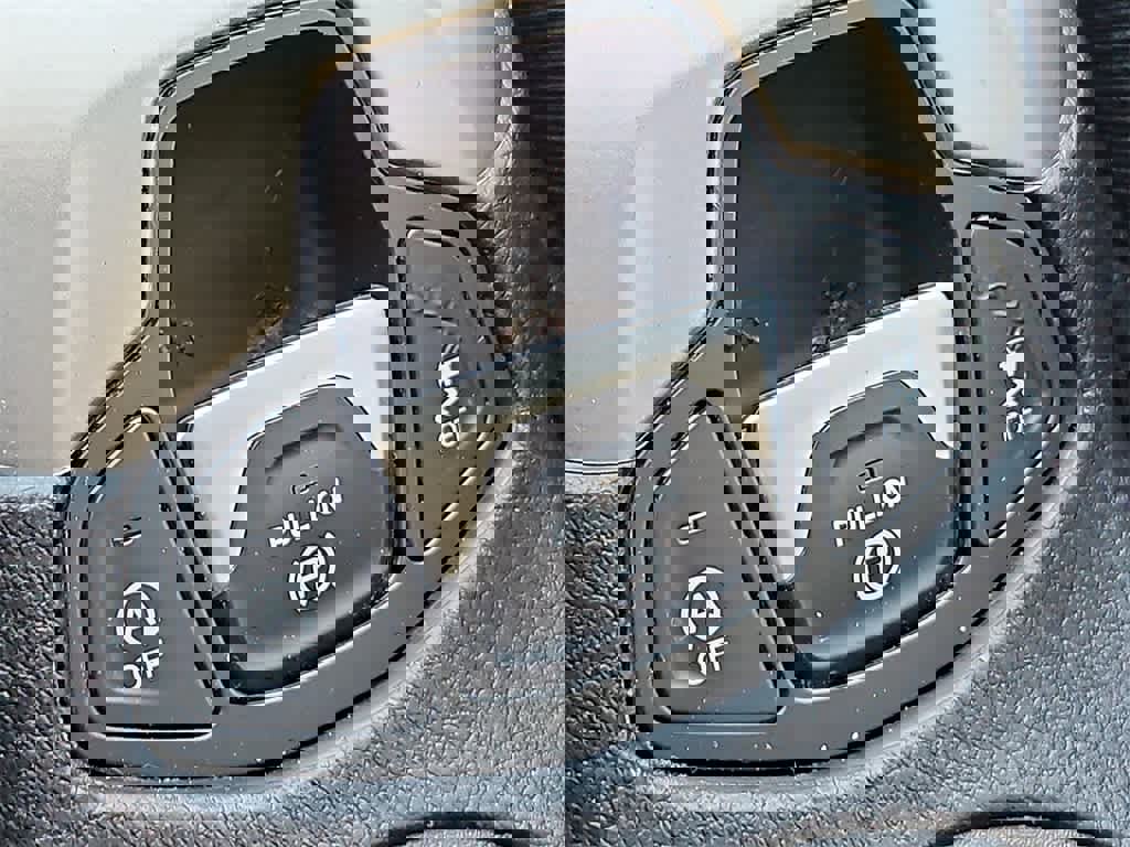 Used 2020 Jeep Compass Latitude w/ Popular Equipment Group image 21