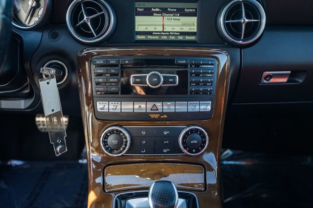 Used 2016 Mercedes-Benz SLK 300 image 21