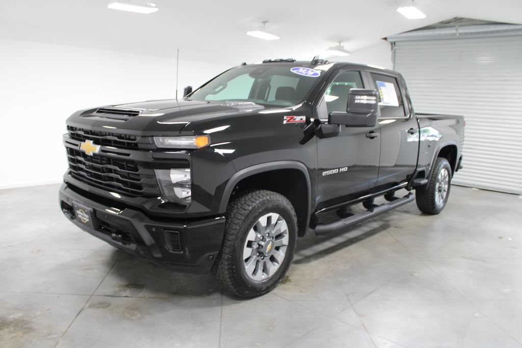 Used 2026 Chevrolet Silverado 2500 Custom w/ Custom Value Package AWD/4WD image 4