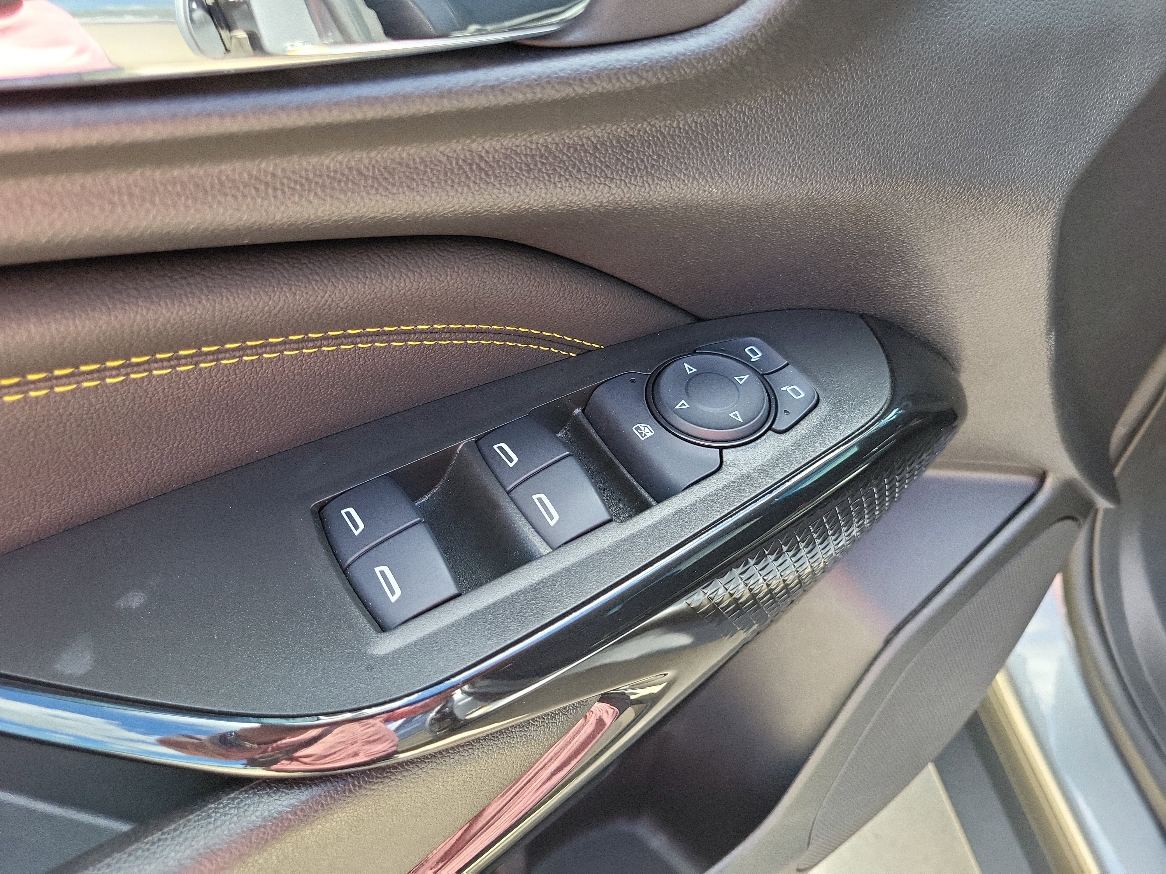 Used 2025 Chevrolet Trax LT w/ Driver Confidence Package image 16