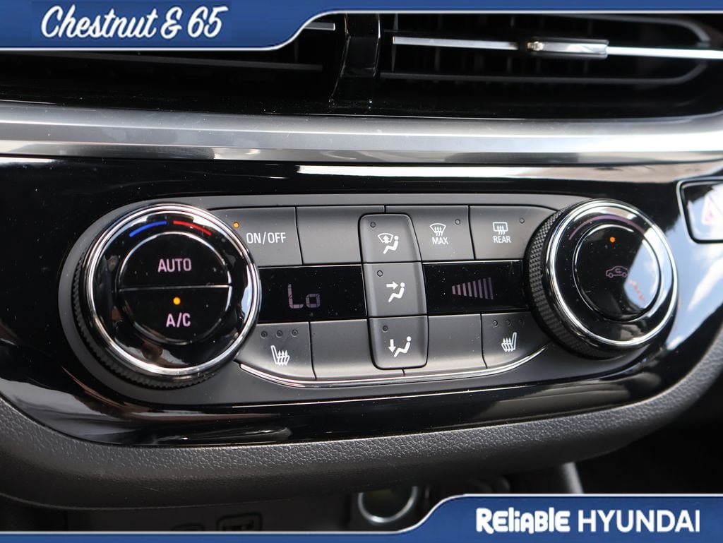 Used 2024 Buick Envista Sport Touring w/ Convenience I Package FWD image 38