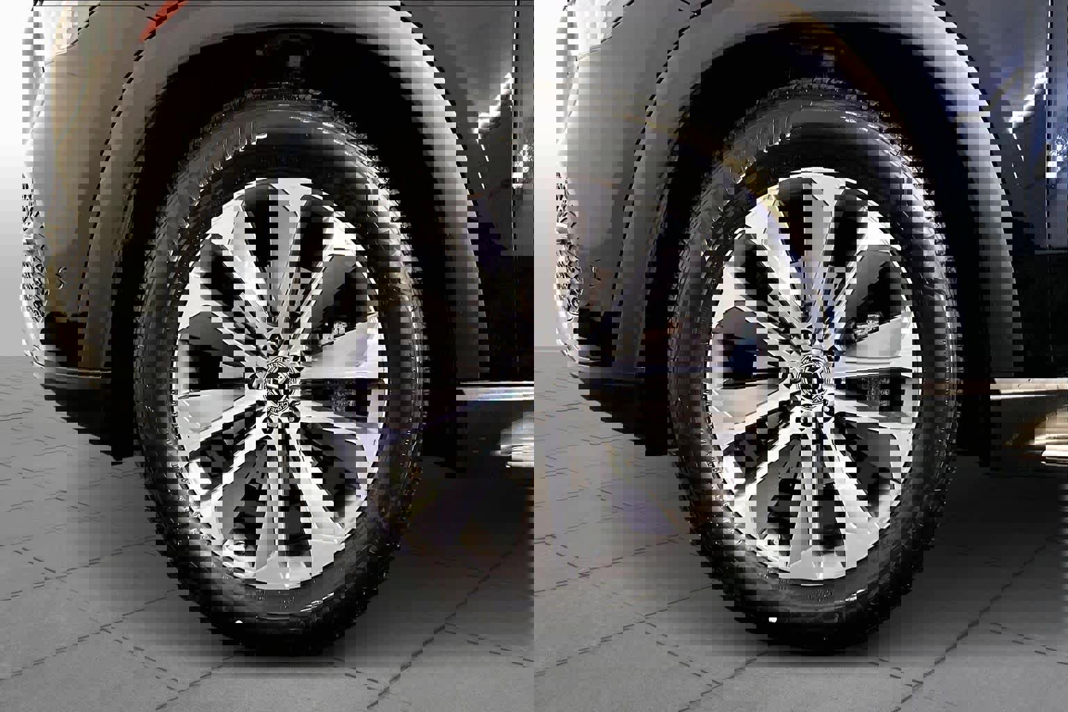 Used 2023 Mercedes-Benz GLE 350 4MATIC image 11