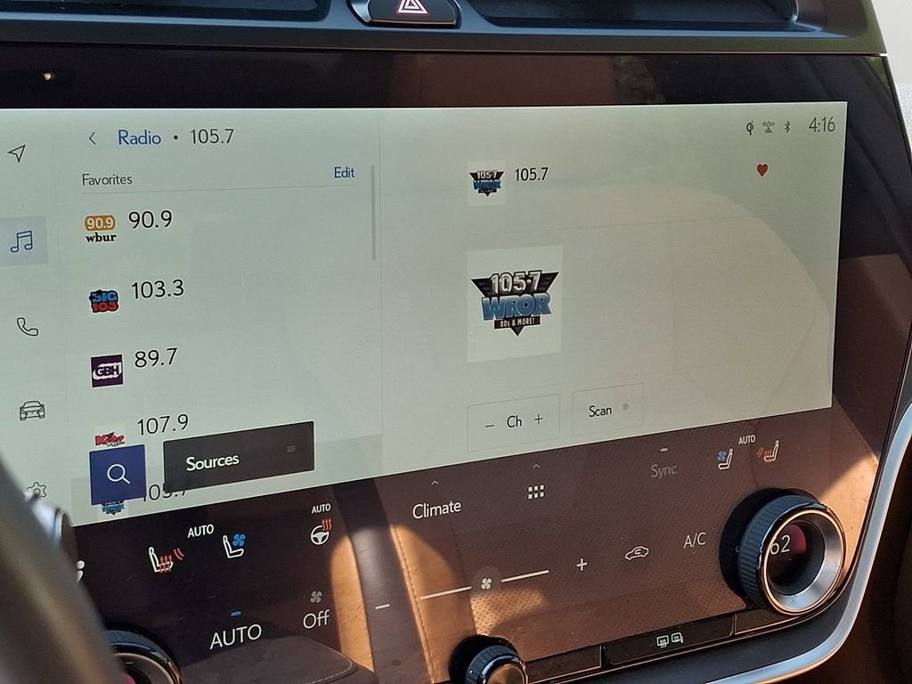 Used 2024 Lexus RZ 450e Premium w/ Technology Package AWD/4WD image 18