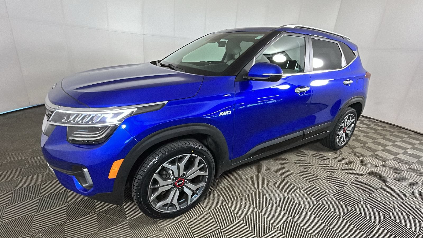 Used 2022 Kia Seltos SX w/ Sunroof Package AWD/4WD image 9