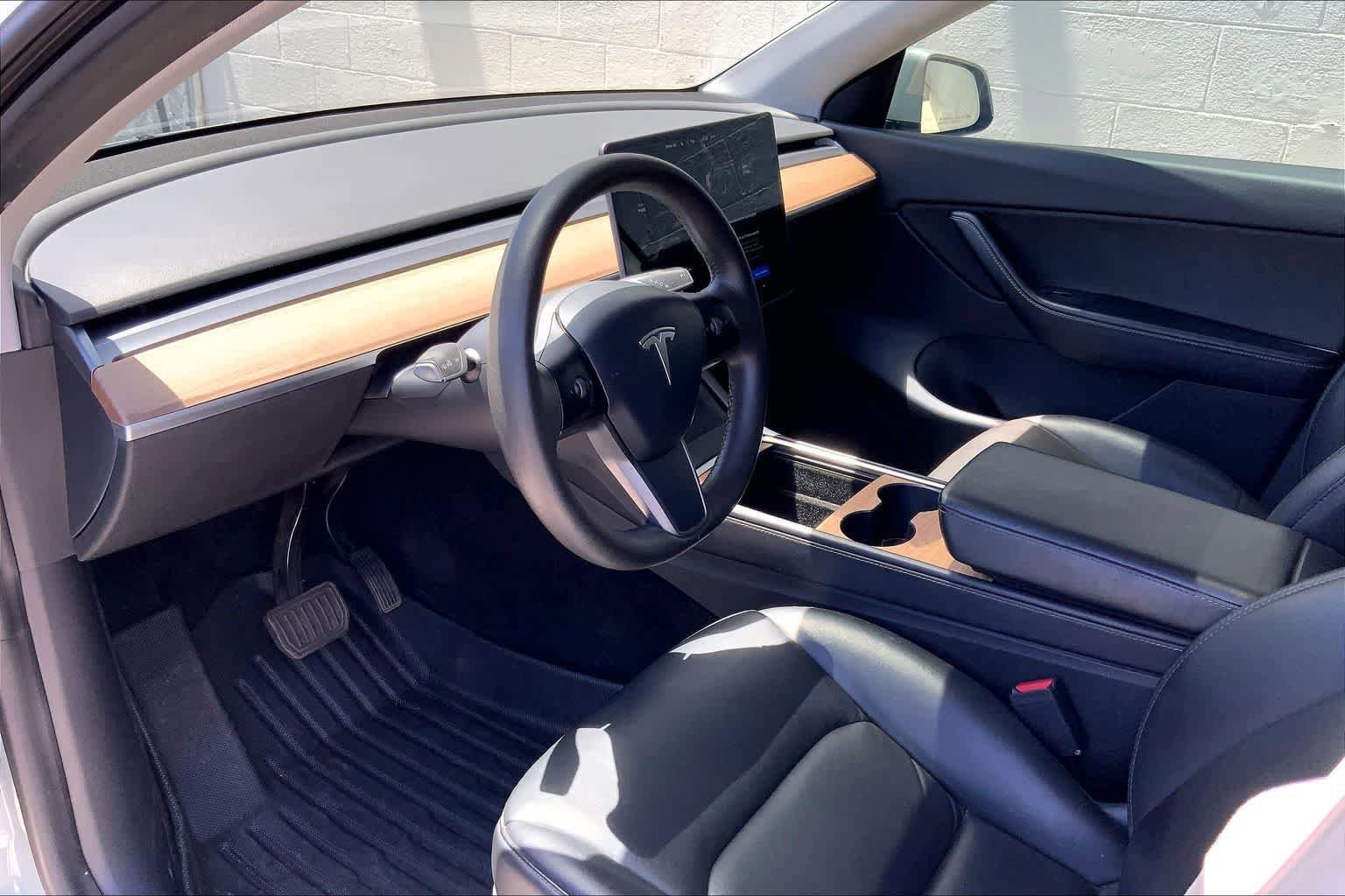 Used 2021 Tesla Model Y 2WD image 3