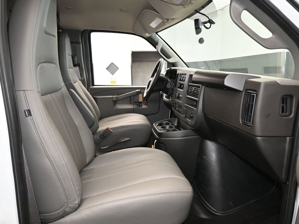 New 2025 Chevrolet Express 2500 w/ Driver Convenience Package image 32