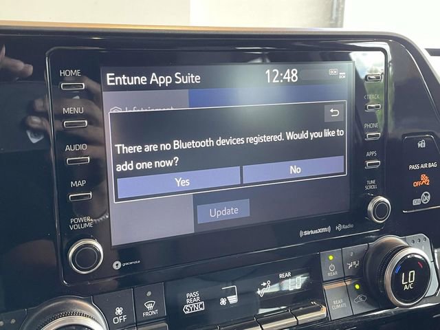 Used 2021 Toyota Highlander XLE AWD/4WD image 27