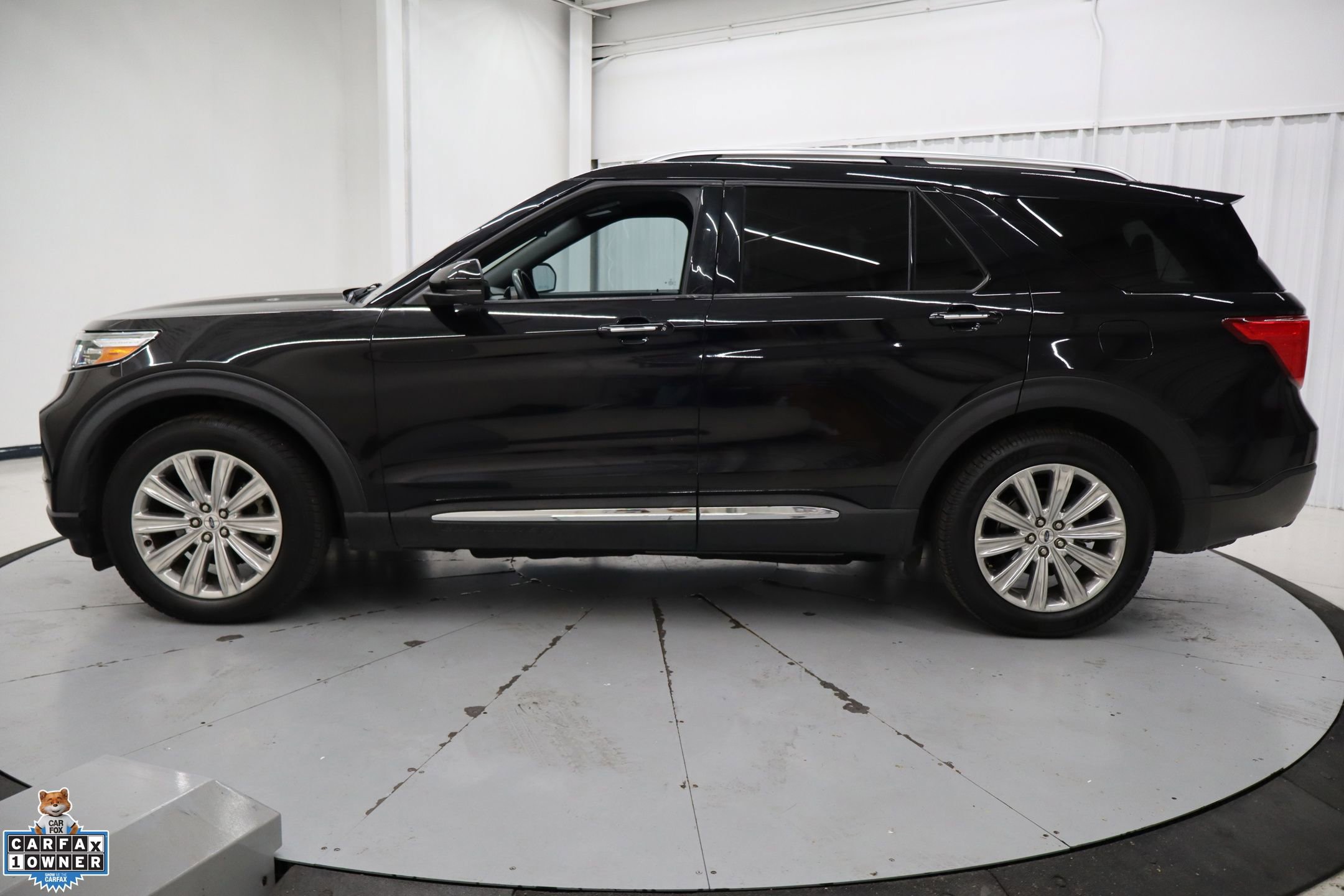 Used 2020 Ford Explorer Limited w/ Class III Trailer Tow Package image 9