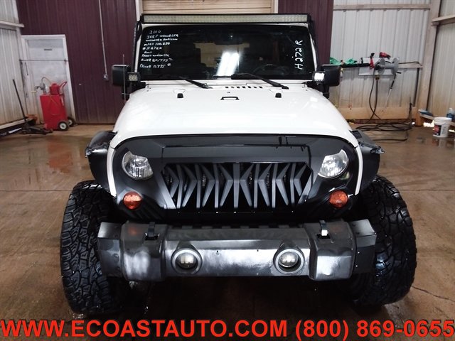 Used 2010 Jeep Wrangler Unlimited Rubicon AWD/4WD image 7