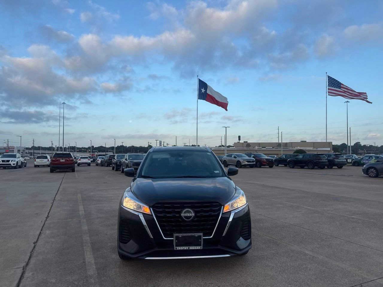 Certified 2023 Nissan Kicks SV FWD image 5
