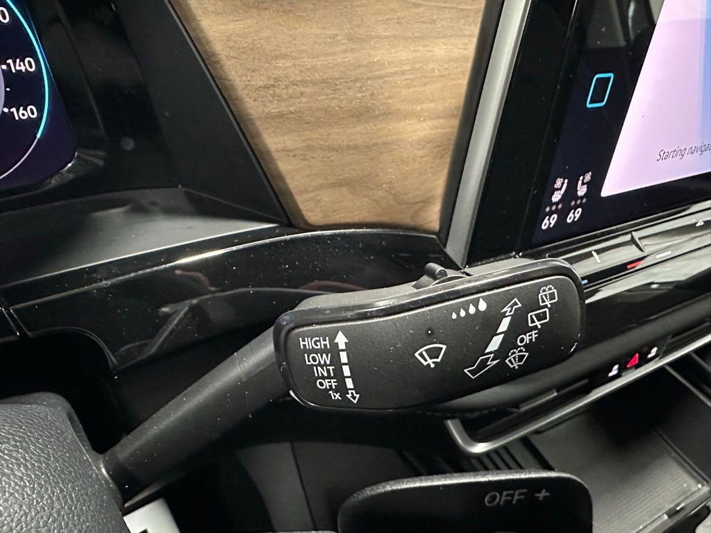 Used 2025 Volkswagen Atlas SE image 22