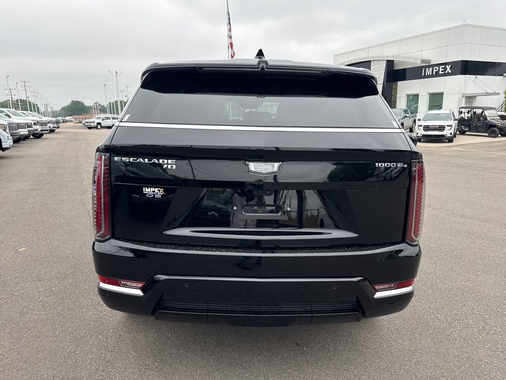 Used 2025 Cadillac Escalade IQ Luxury 2 w/ LPO, Premium Carpet Package AWD/4WD image 4