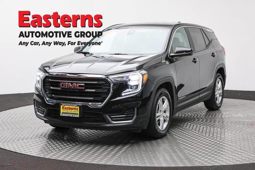 Used 2024 GMC Terrain SLE FWD image 1