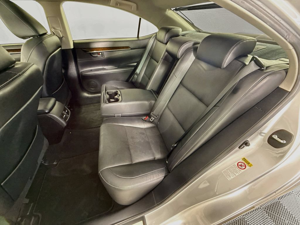 Used 2014 Lexus ES 350 w/ Luxury Package FWD image 26