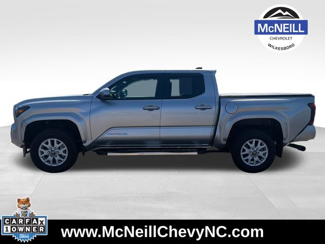 Used 2024 Toyota Tacoma SR5 AWD/4WD image 5