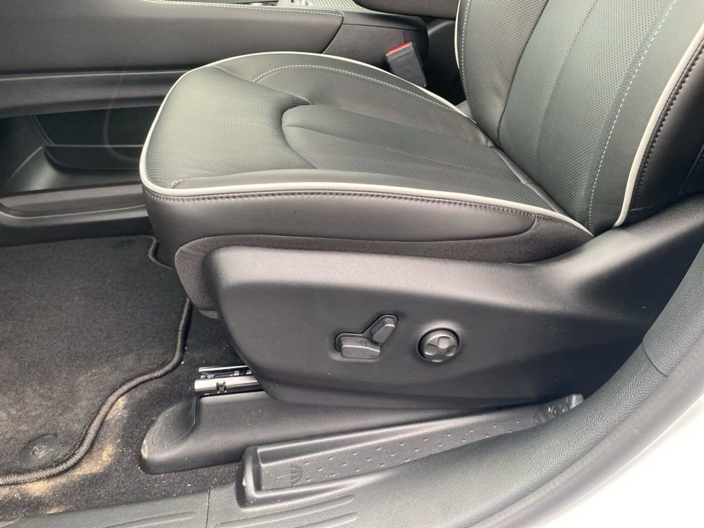 New 2026 Chrysler Pacifica Limited w/ S Appearance Package image 21