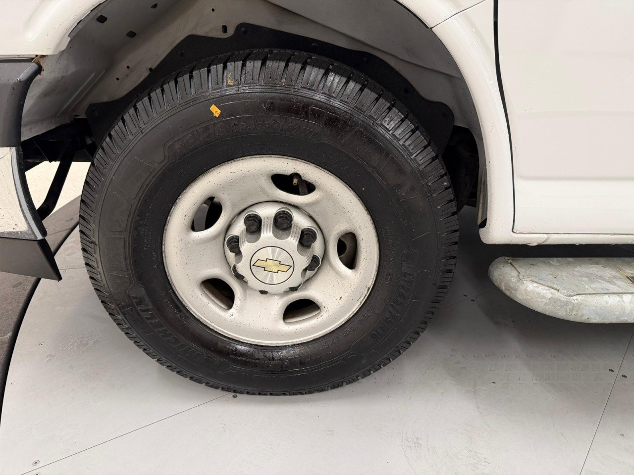 Used 2023 Chevrolet Express 2500 w/ Driver Convenience Package image 33