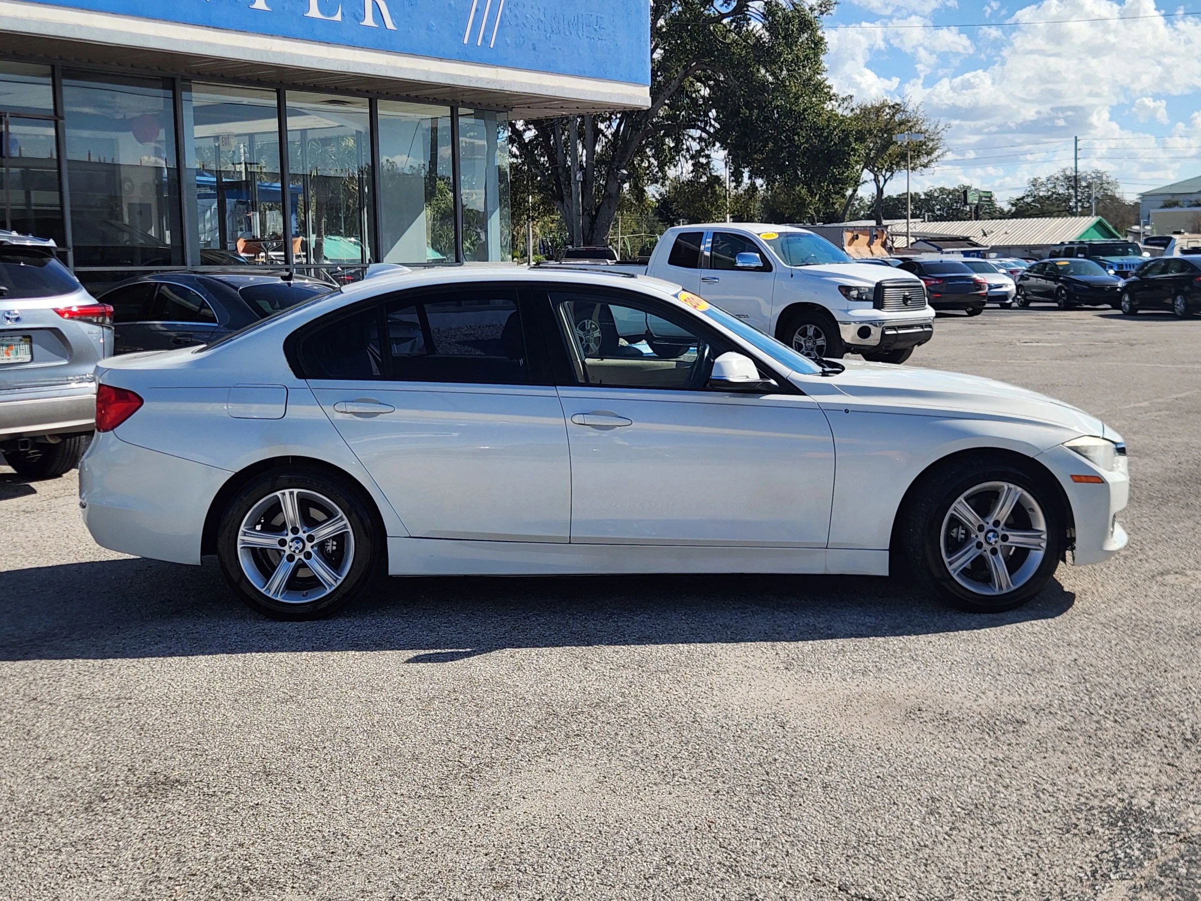 Used 2014 BMW 328i xDrive Sedan w/ Premium Package image 9