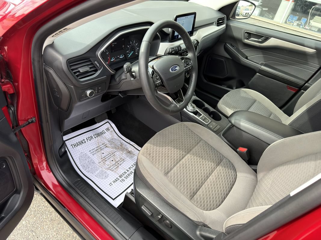 Used 2022 Ford Escape SE w/ SE Sport Appearance Package AWD/4WD image 15