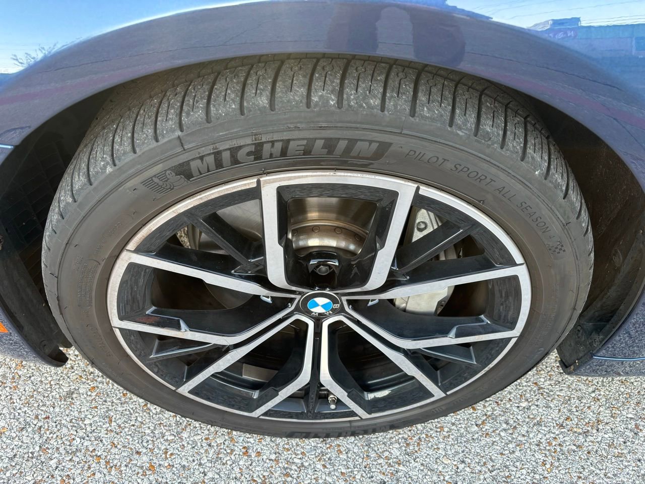 Used 2023 BMW 540i xDrive w/ M Sport Package image 9