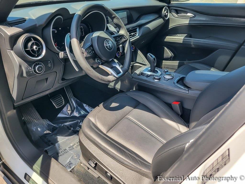 Used 2024 Alfa Romeo Stelvio Sprint image 10