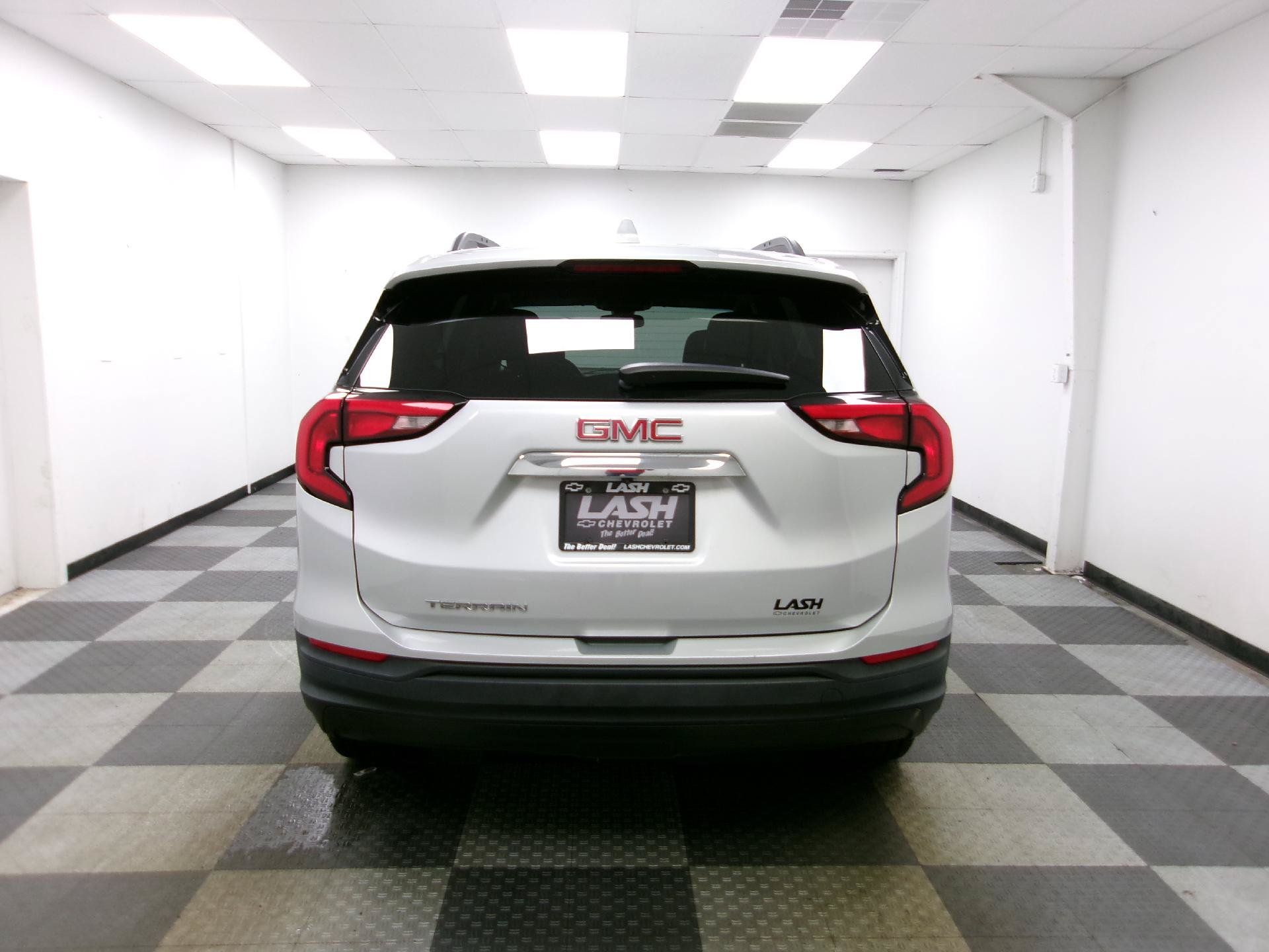 Used 2020 GMC Terrain SLE w/ Driver Convenience Package FWD image 13