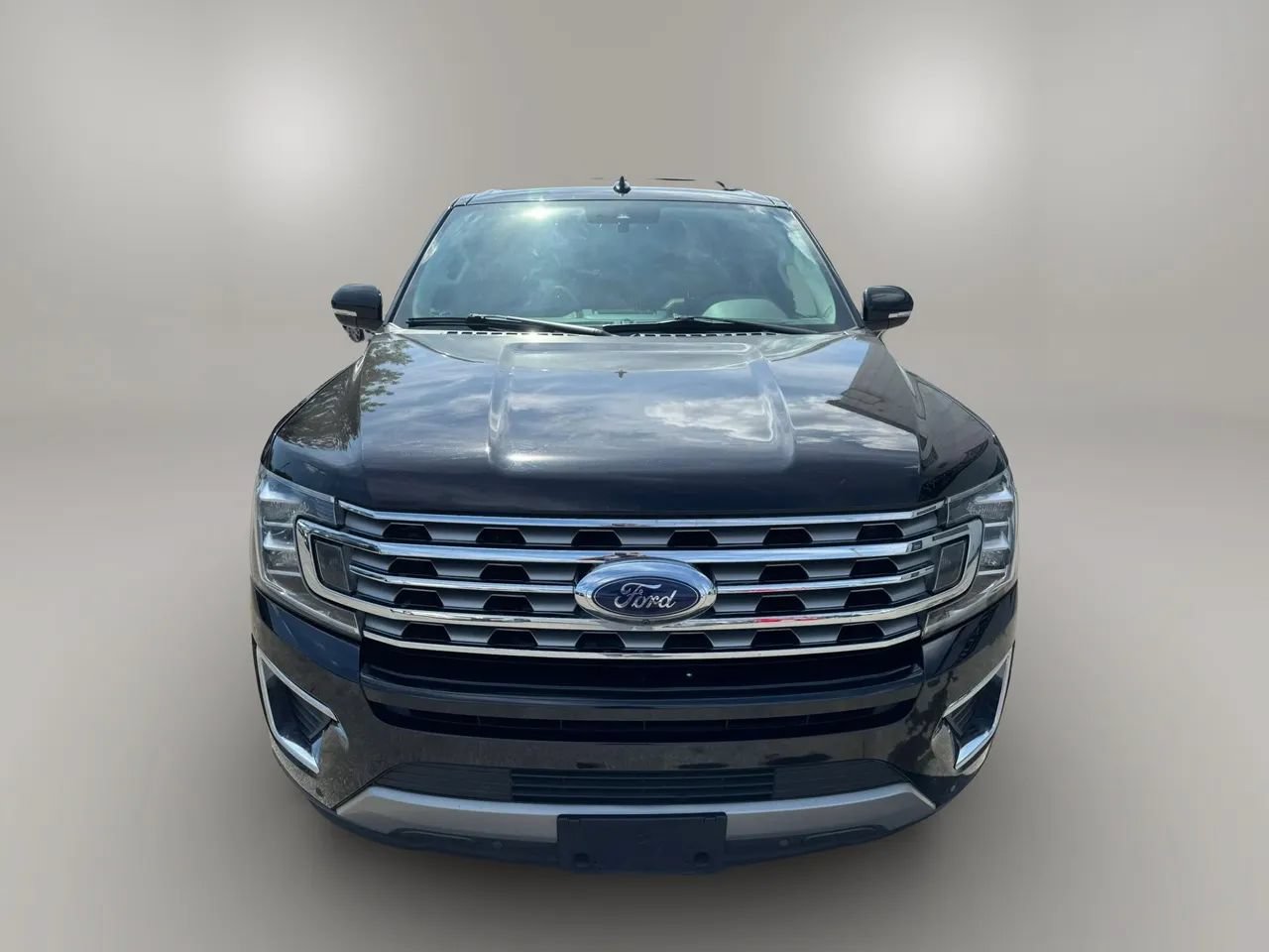Used 2020 Ford Expedition Limited w/ Special Edition Package RWD image 3