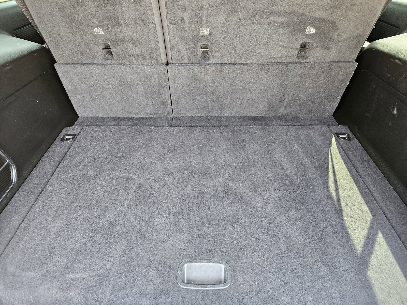 Used 2023 Jeep Wagoneer L Series III w/ Preferred Equipment Group image 37