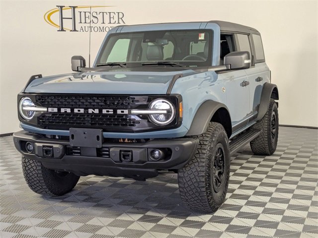 Used 2023 Ford Bronco Wildtrak image 4