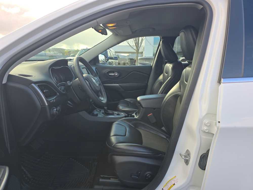 Used 2020 Jeep Cherokee Latitude Plus image 9