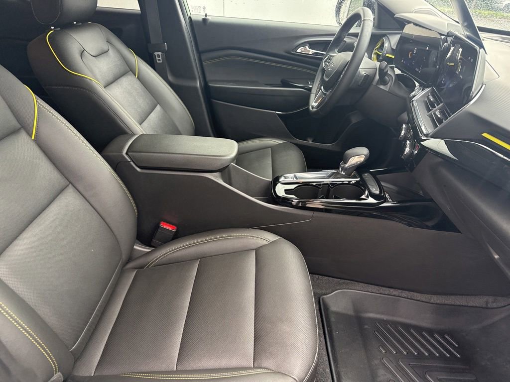 Used 2025 Chevrolet Trax ACTIV w/ Sunroof Package FWD image 30