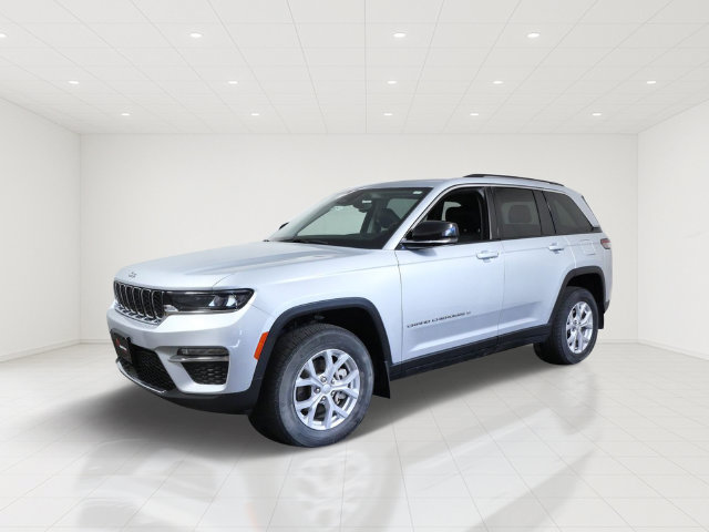 Used 2023 Jeep Grand Cherokee Limited AWD/4WD image 3