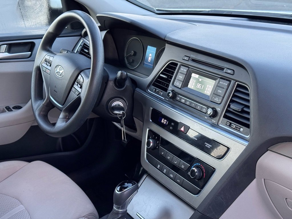 Used 2017 Hyundai Sonata SE image 22
