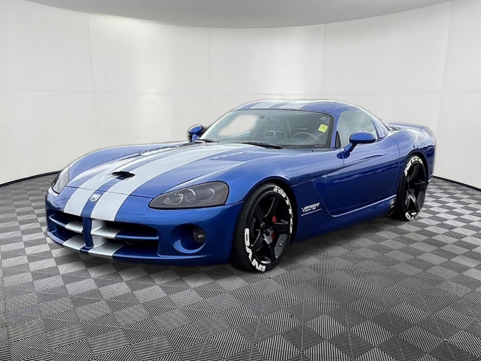 Used 2006 Dodge Viper SRT-10 RWD image 3