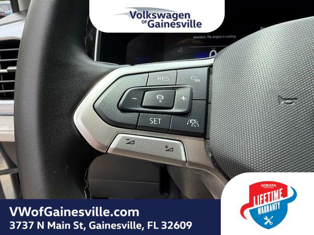 Used 2025 Volkswagen Taos SE FWD image 22