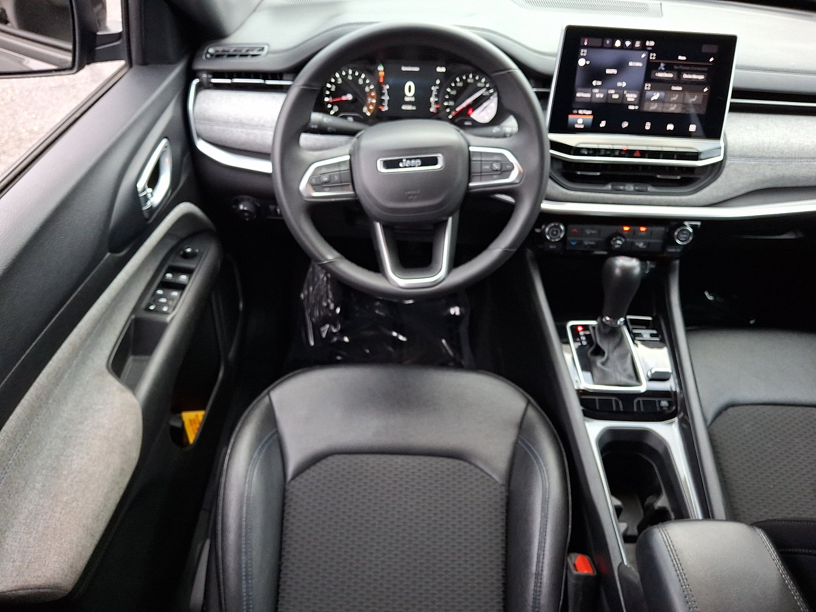 Used 2024 Jeep Compass Latitude AWD/4WD image 12