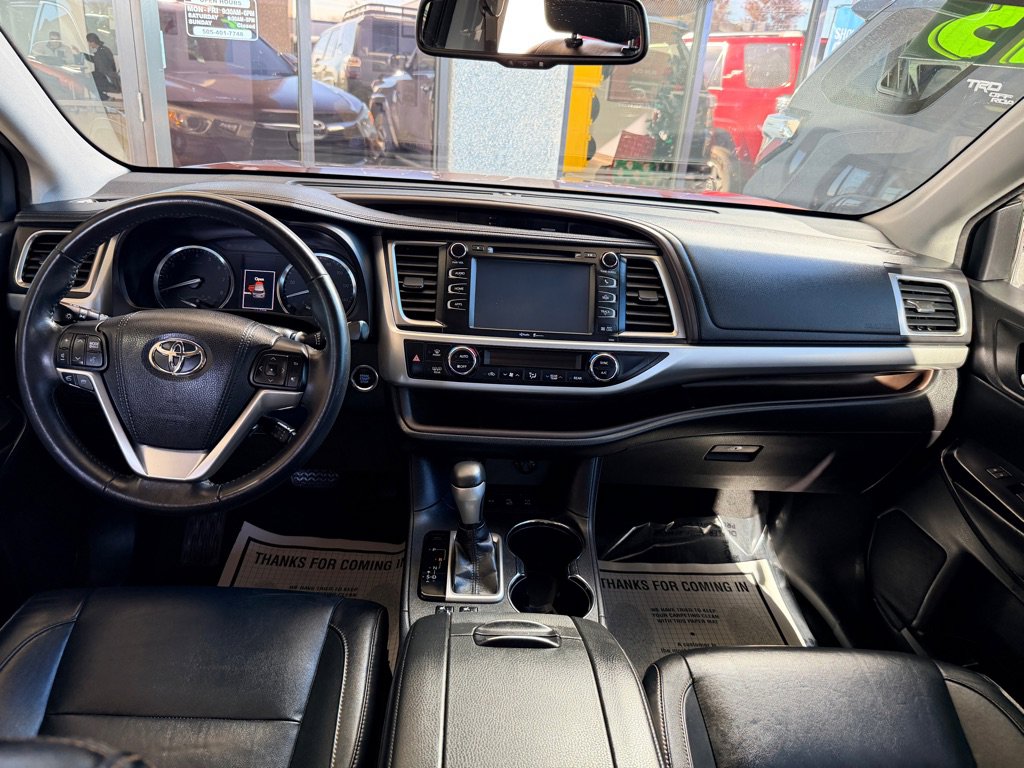 Used 2015 Toyota Highlander XLE image 18