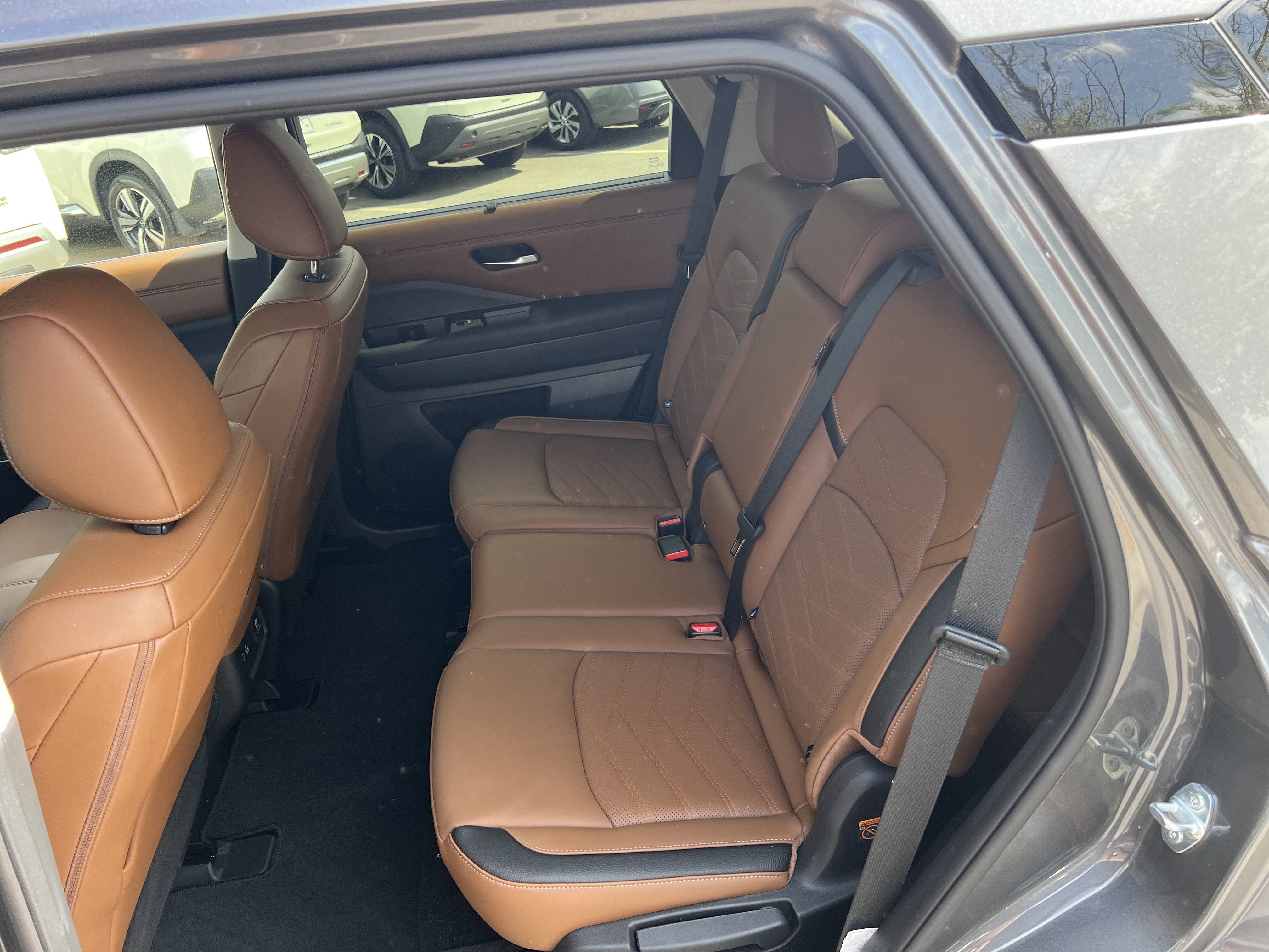 Certified 2025 Nissan Pathfinder Platinum w/ Cargo Package AWD/4WD image 14