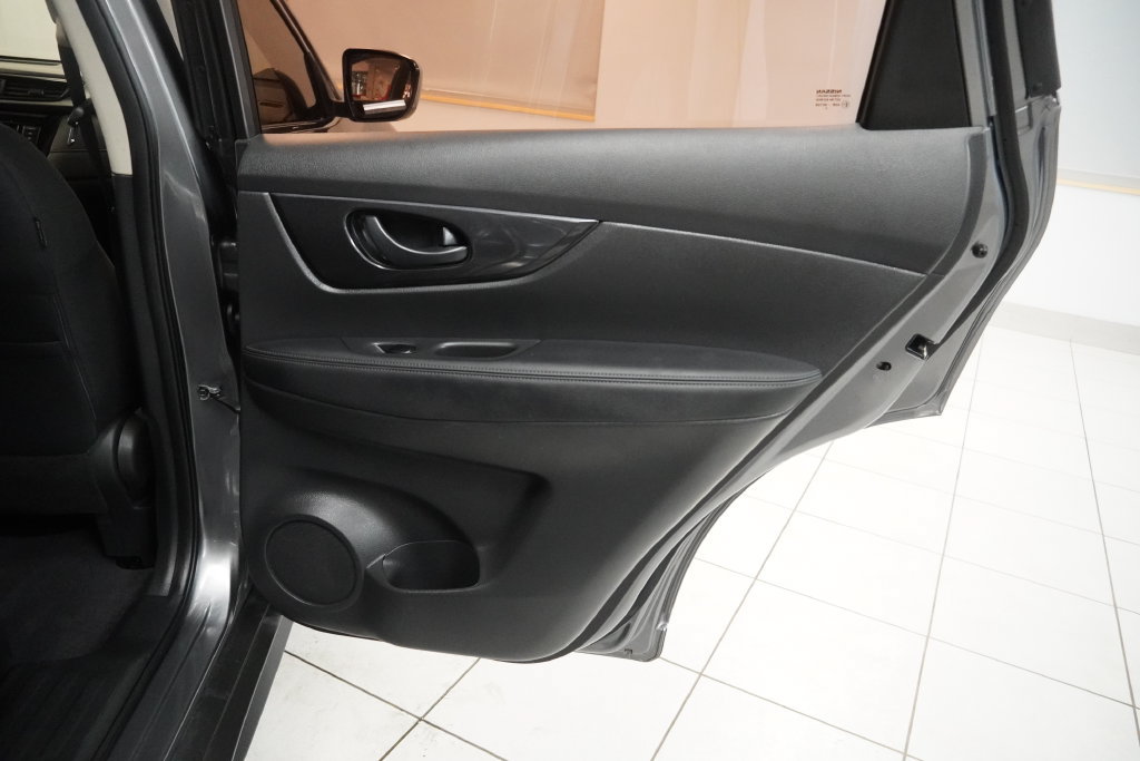 Used 2019 Nissan Rogue S AWD/4WD image 24