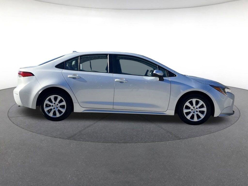 Used 2024 Toyota Corolla LE image 27
