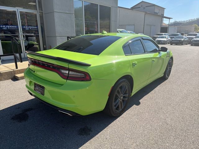 Used 2019 Dodge Charger SXT w/ Blacktop Package image 3